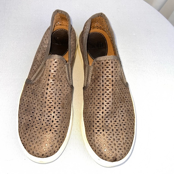 Simmer Tan SOFFT Women Flat Slip-on Shoes 9 - Picture 1 of 5